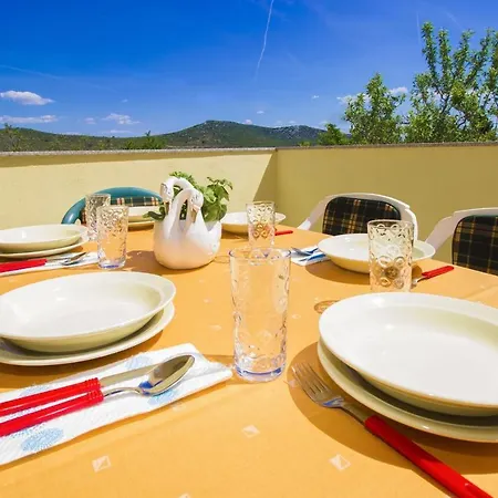 House With A Parking Space Kasic, Sibenik - 11079 بيت للعطل *